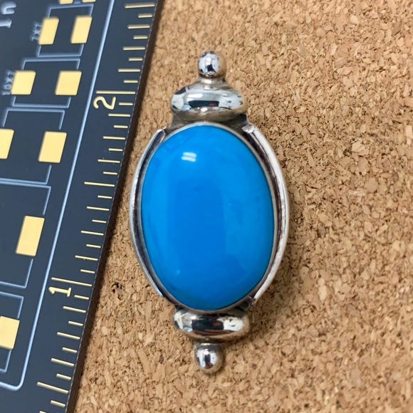 Vintage sterling silver and turquoise clip on earrings. - Picture 2 of 5